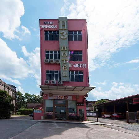 Super Oyo 90385 H3 Hotel Yong Peng Exterior foto